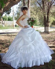 Продам свадебное платье)))
