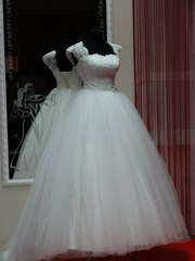 Новое красивое свадебное платье И фата(упаковано)